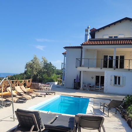 Ferienwohnung mit beheiztem Pool Kroatien Herbst und Winter Lovran Exterior foto