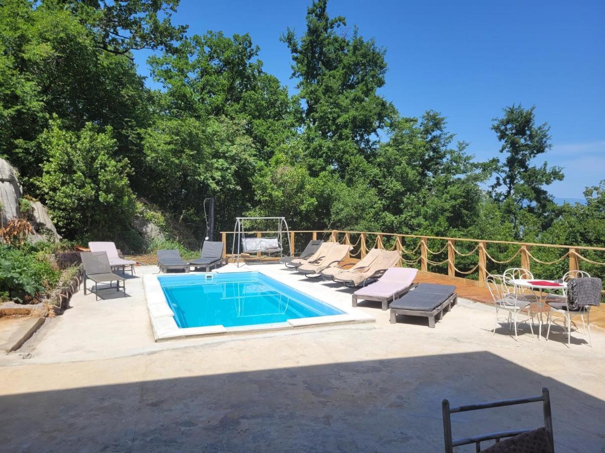 Ferienwohnung mit beheiztem Pool Kroatien Herbst und Winter Lovran Exterior foto