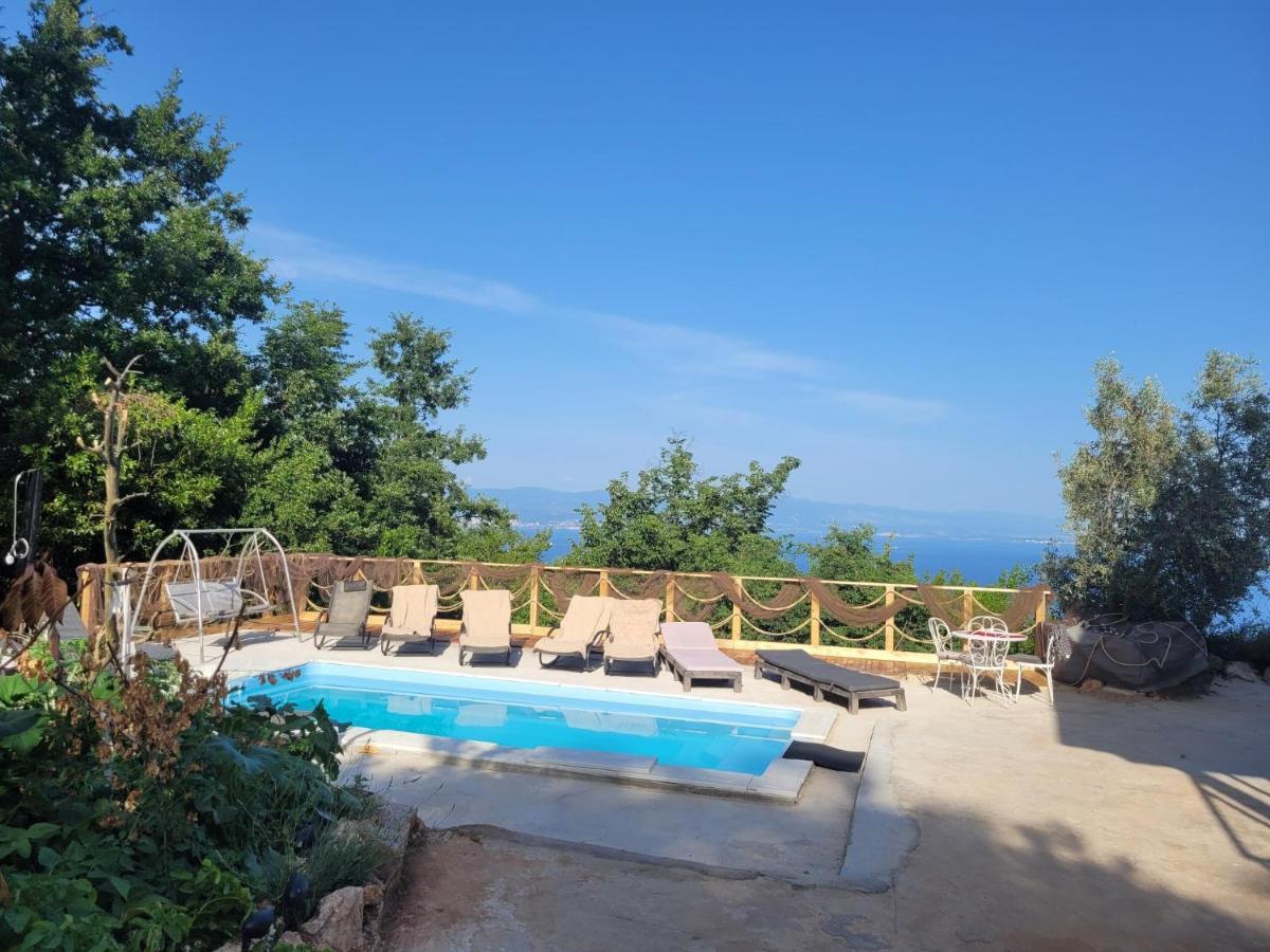 Ferienwohnung mit beheiztem Pool Kroatien Herbst und Winter Lovran Exterior foto