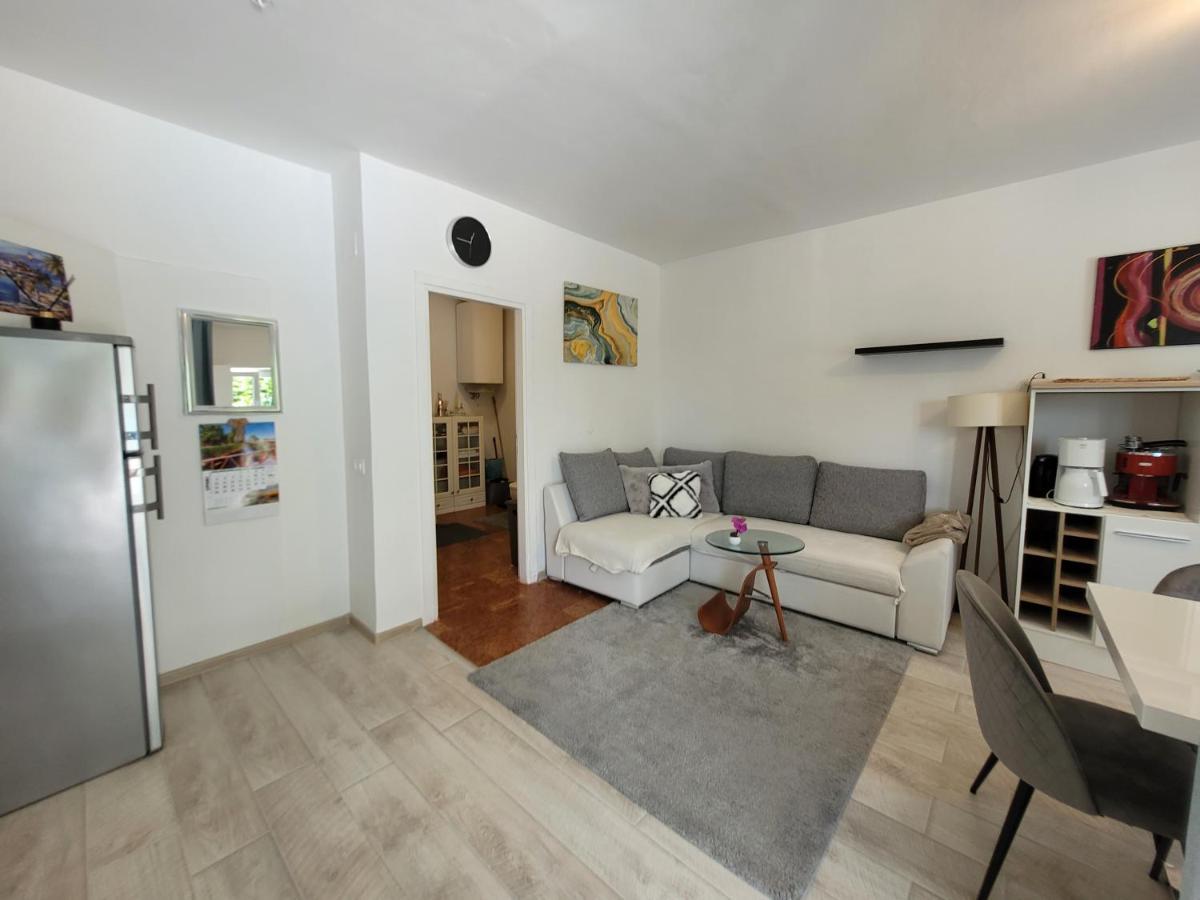 Ferienwohnung mit beheiztem Pool Kroatien Herbst und Winter Lovran Exterior foto