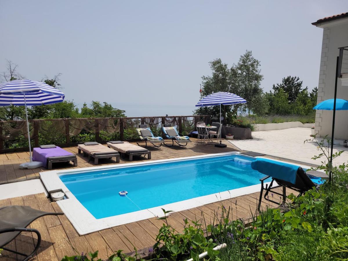 Ferienwohnung mit beheiztem Pool Kroatien Herbst und Winter Lovran Exterior foto