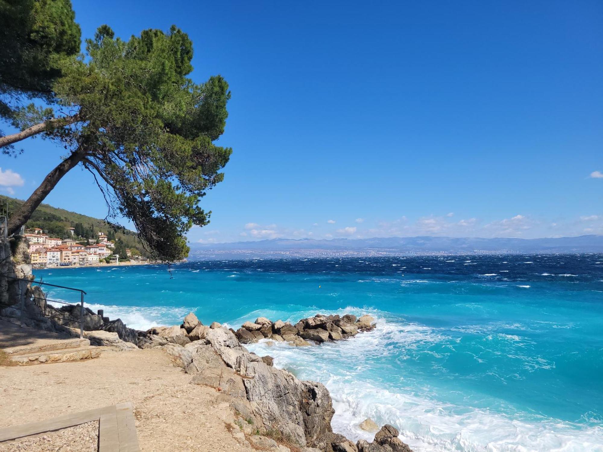 Ferienwohnung mit beheiztem Pool Kroatien Herbst und Winter Lovran Exterior foto